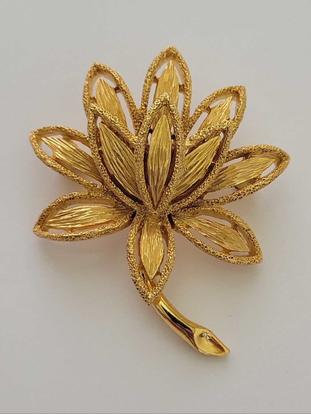 Vintage Avon Brooch Pin Textured Gold Tone Lotus Flower Layered 2"